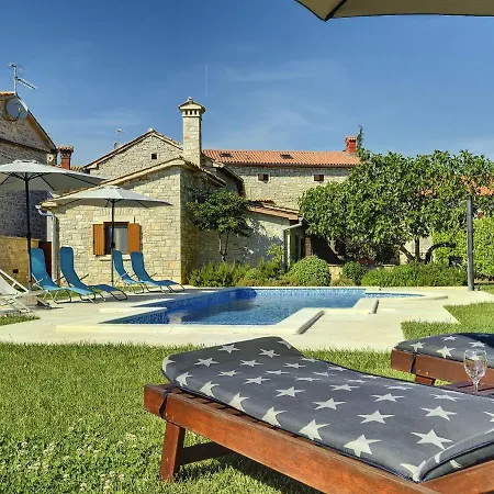 Quaint In Vodnjan With Pool Holiday home *