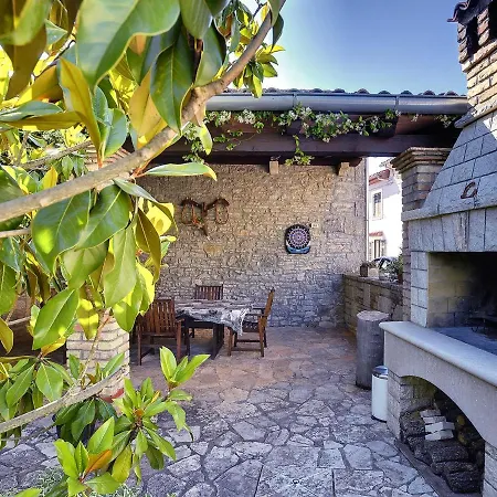 度假居 Quaint In Vodnjan With Pool *