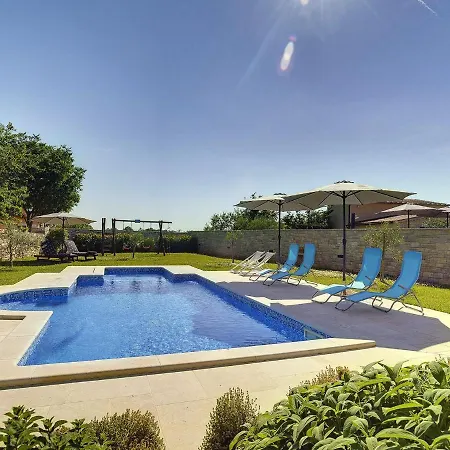 Quaint In Vodnjan With Pool Orbanici