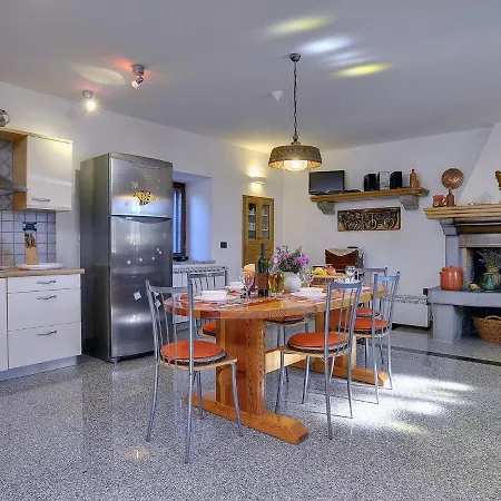 Holiday home Quaint In Vodnjan With Pool
