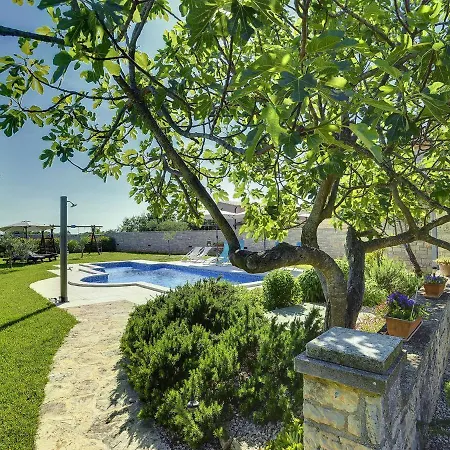 Quaint In Vodnjan With Pool Holiday home