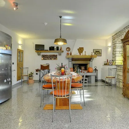 Holiday home Quaint In Vodnjan With Pool